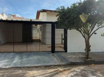 img0 · Casa com 3 Quarto(s) e 2 banheiro(s) para Alugar, 300 m² por R$ 3000 / Mês