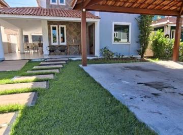 Casa de 4 quartos, Lauro de Freitas · FINO ACABAMENTO, CONFORTÁVEL CASA DUPLEX EM EXCELENTE LOCALIZAÇÃO..