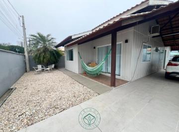 Foto 01 · casa 4 Quartos Mobiliada com Piscina para Locação no Centro de Balneário Piçarras