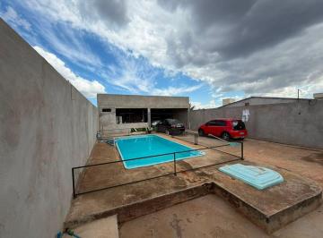 Casa de 4 quartos, Gama · Casa ponte alta norte, 4 quartos com suíte, piscina, churrasqueira, lote 400m²