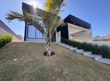 Foto 01 · Casa de Luxo no Condomínio Jardim Flamboyan: 4 quartos, 4 suítes, 5 banheiros, 4 vagas, 245m² - Brag
