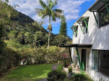 Casa de 3 quartos, Nova Friburgo · Casa de 866 m² com 3 quartos à venda em Mury