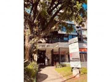 2cef9fbc-f43e-4d0a-94e0-e98c6987151e.jpg · Sala comercial à venda em Porto Alegre, Moinhos de Vento, 32.71m²