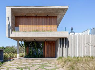 59e3f959-c07c-4a8f-8fd3-f06084890cfb.jpg · Casa à venda em Torres, Centenário, com 4 quartos, 368.36m²