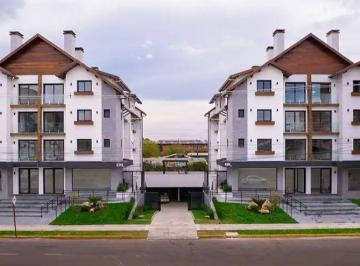 d59a2dc1-c8c7-4421-87c2-426fca39986d.jpg · Duplex à venda em Gramado, Carniel, com 3 quartos, 88m²