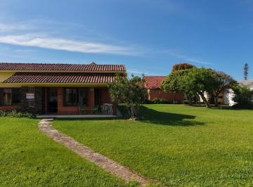 b6206d9a-b0b7-4344-9ad8-355d9c8bf948.jpg · Casa à venda em Xangri-lá, Centro, com 4 quartos, 900m²