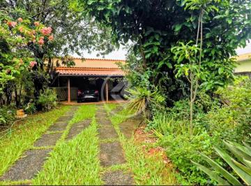 Casa · 200m² · 3 Quartos · 4 Vagas · Casa linear que traduz praticidade, conforto e aquele aconchego que acolhe desde o primeiro olhar