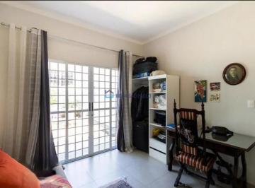 Casa · 120m² · 4 Quartos · 2 Vagas · Casa Térrea Reformada com Energia Solar e Amplo Quintal em Bairro Tranquilo