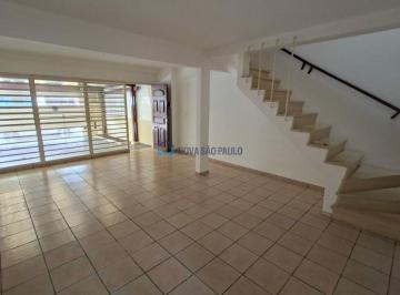 Casa · 140m² · 3 Quartos · 2 Vagas · Casa ampla com 03 dormitórios. Ótima localização!