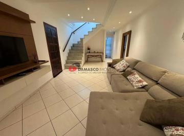 Casa · 177m² · 3 Quartos · 2 Vagas · Sobrado em Cerâmica