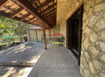 Casa · 250m² · 5 Quartos · 2 Vagas · Sobrado na Cachoeirinha