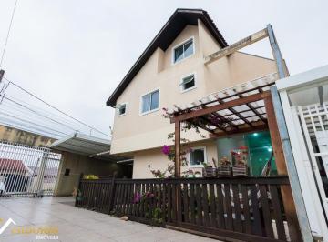 Casa · 120m² · 4 Quartos · 2 Vagas · SOBRADO NO UBERABA! 04 QUATOS, SUÍTE, SACADA, JARDIM, CHURRASQUEIRA!!!