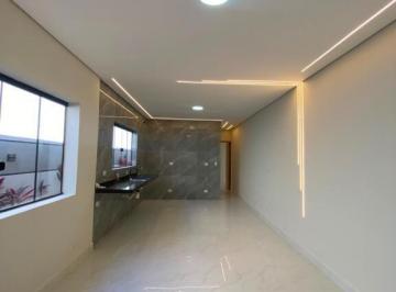 Casa · 76m² · 2 Quartos · 3 Vagas · Espaçosa Casa Semi Isolada com Piscina à Venda em Tupi, Praia Grande