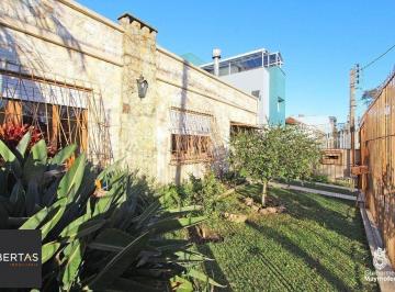 Casa · 200m² · 3 Quartos · 5 Vagas · Casa no bairro Cavalhada de 3 dormitórios e amplo pátio
