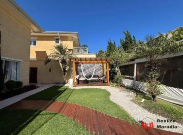 a480b5081b807b409e8d17877580fc093df7c18c · Casa à Venda no Raízes Granja Viana | 3 Suítes, Closet Master e Terreno de 400m²