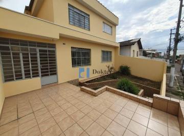 5e37dc70bb2ec875f37f802fc31df77cdeab33b4 · Casa em Vila, oferecendo um ambiente calmo e familiar. Com 3 dormitório e vaga, próxima à Av. Itaber