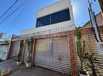 Casa · 223m² · 4 Quartos · 2 Vagas · Sobrado com 3 Suítes no Bairro Canjica 