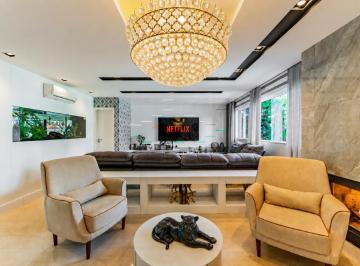 Casa · 246m² · 4 Quartos · 5 Vagas · Casa Mobiliada em Condominio com 4 suítes, Piscina e 245m2 para alugar - Santa Candida, Curitiba
