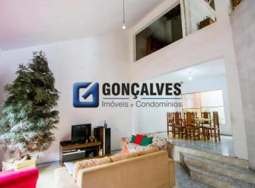 Sala · Sobrado Residencial para Alugar no Campestre – 6 Quartos (3 Suítes) • 400m²