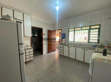 IMG_1744.jpg · Casa à venda com 3 quartos sendo 1 suíte com hidromassagem na Vila Vitória II.