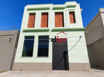 Casa · 450m² · 2 Quartos · 1 Vaga · Casa de rua : Duplex / Residencial / Jacaré