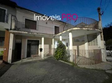 Casa · 150m² · 3 Quartos · 2 Vagas · Excelente casa de vila para modernizar !