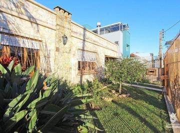 Casa · 200m² · 3 Quartos · 5 Vagas · Casa no bairro Cavalhada de 3 dormitórios e amplo pátio