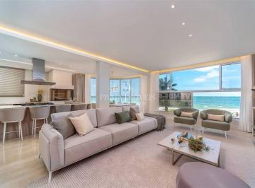 Apartamento · 204m² · 4 Quartos · 2 Vagas · QUINTAS DO ARPOADOR NA PRAIA BRAVA!