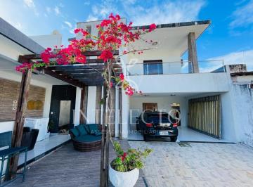 Casa · 179m² · 4 Quartos · 4 Vagas · Em busca de uma casa espaçosa e confortável? Conheça esta incrível residência