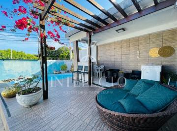 Casa · 179m² · 4 Quartos · 4 Vagas · Em busca de uma casa espaçosa e confortável? Conheça esta incrível residência