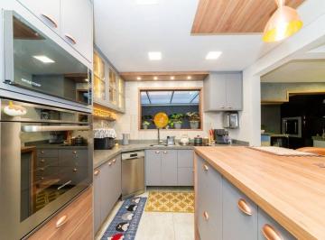 Casa · 125m² · 3 Quartos · 2 Vagas · Sobrado com 3 quartos a 5 min do Jockey Plaza