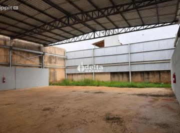 Comercial · 630m² · 4 Vagas · Galpão disponível para locação no bairro Alto Umuarama em Uberlândia-MG
