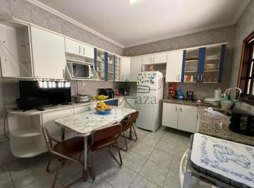 Casa · 125m² · 2 Quartos · 2 Vagas · Casa Sobrado - Jardim do Portal - Jacareí - 2 Dormitórios - 132m².