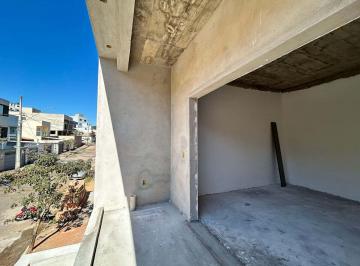 Casa · 195m² · 3 Quartos · 2 Vagas · Casa Independente à Venda no Bairro São Lucas