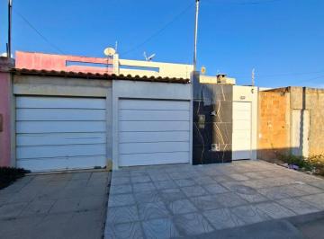 Casa · 65m² · 2 Quartos · Casa para alugar em Bateias de 65.00m² com 2 Quartos e 1 Suite