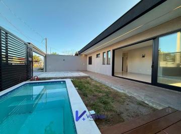 Casa · 107m² · 3 Quartos · Casa Alto Padrão 3 Quartos a Venda no Porto Fino