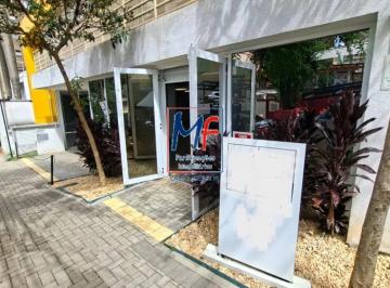 Comercial · 195m² · Loja para Locação em Pinheiros com 195 m² de área construída, 2 vagas de garagem e vão livre. Zoneam
