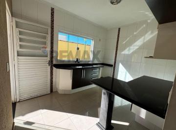 Casa · 3 Quartos · 2 Vagas · Casa para alugar
