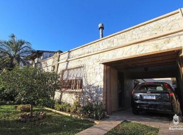 Casa · 200m² · 3 Quartos · 5 Vagas · Casa no bairro Cavalhada de 3 dormitórios e amplo pátio
