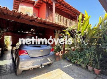 Garagem · Casa comercial a 75 metros da Padre Pedro Pinto.