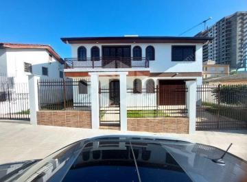 Casa · 270m² · 2 Quartos · 3 Vagas · Casa Residencial 255M² - para Alugar