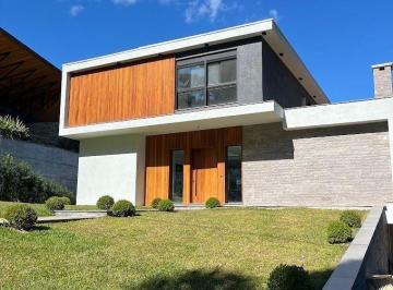 Casa · 585m² · 5 Quartos · 2 Vagas · Casa de Condomínio com 5 suítes em Gramado, Rio Grande do Sul