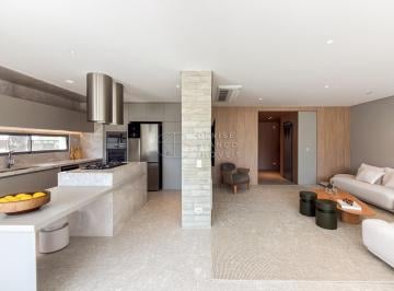 Apartamento · 171m² · 3 Quartos · 2 Vagas · Apto novo, 3 suítes no Seminário, próximo colégio
