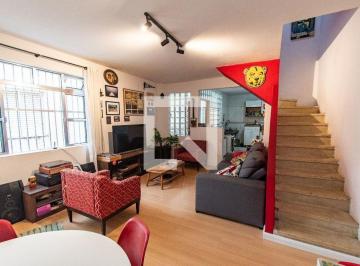 Localizada na vibrante cidade de São Paulo, esta casa oferece um espaço acolhedo · Casa à Venda - Vila Mariana, 2 Quartos, 120 m2