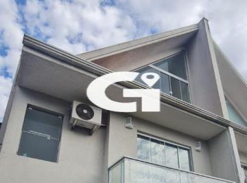 Casa · 130m² · 4 Quartos · 2 Vagas · Excelente Triplex no Coração do Hauer