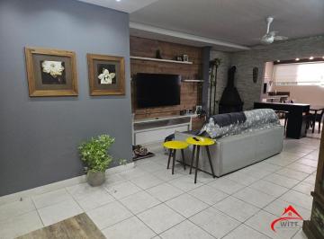 Apartamento · 149m² · 2 Quartos · Amplo apartamento 2 dormitórios, suíte com closet, Avenida Brasil - Navegantes