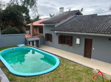 Casa · 156m² · 3 Quartos · 2 Vagas · Casa com 3 Quartos, Suíte, Piscina e Lareira no Condomínio Cantegril Fase 4 em V