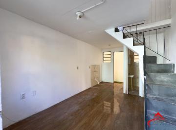 Living · Sobrado de 41m², 2 dormitórios, próximo à PUCRS