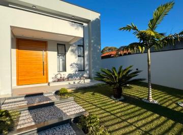 Casa de 3 quartos, Vargem Grande Paulista · Casa Térrea com 3 Suítes, Piscina e Adega em Terreno Plano de 600 m²