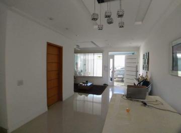 Casa · 225m² · 4 Quartos · 4 Vagas · CASA TRIPLEX com três suítes(duas c/hidromassagem) closet,elétrica c/ aterramento verdadeiro em toda
